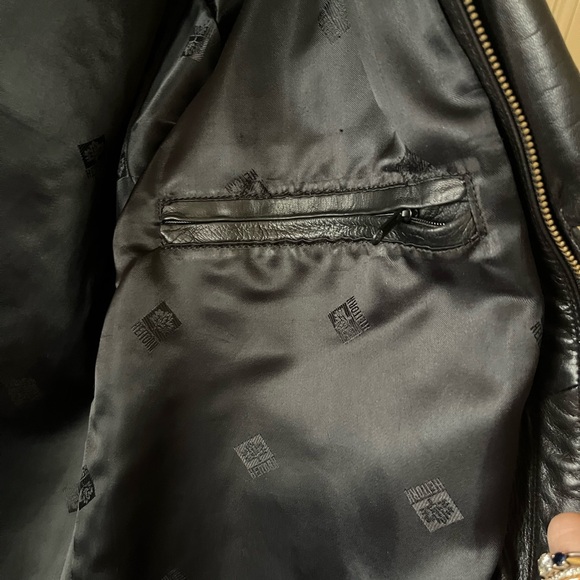 Men's Black Leather Jacket - Picture 5 of 10
